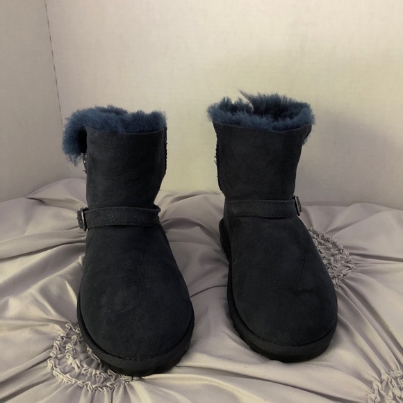 Boots - Picture 9 of 10